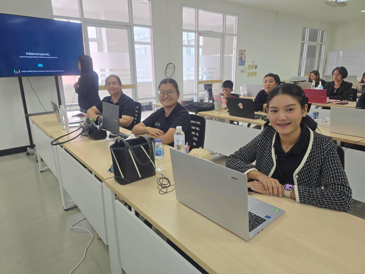 35. โครงการการผลิตสื่อการสอนด้วยนวัตกรรม AI ของครูเพื่อส่งเสริมความคิดสร้างสรรค์สำหรับผู้เรียนในยุคดิจิทัลตามบริบทของโรงเรียน ภายใต้โครงการพัฒนาคุณภาพการศึกษาและการพัฒนาท้องถิ่นโดยมีสถาบันอุดมศึกษาเป็นพี่เลี้ยงเครือข่ายเพื่อการพัฒนาอุดมศึกษา